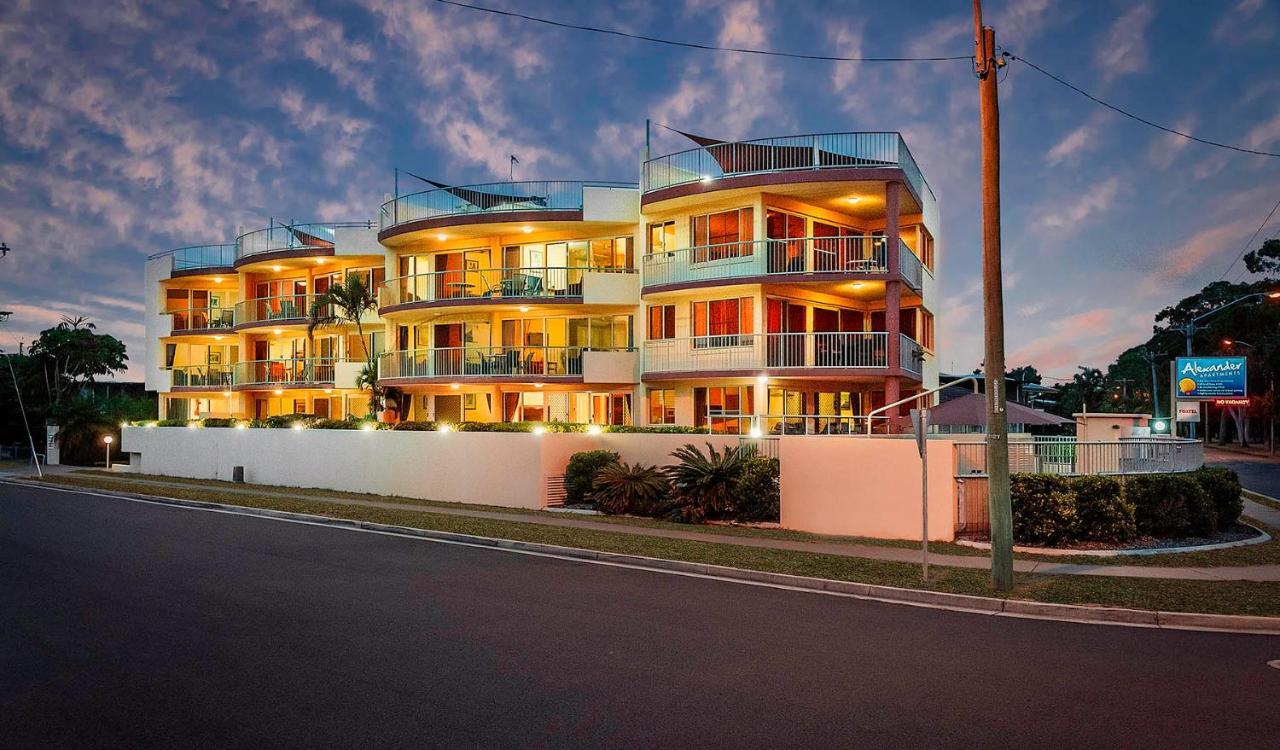 Alexander Beachfront Apartments Харві-Бей Екстер'єр фото
